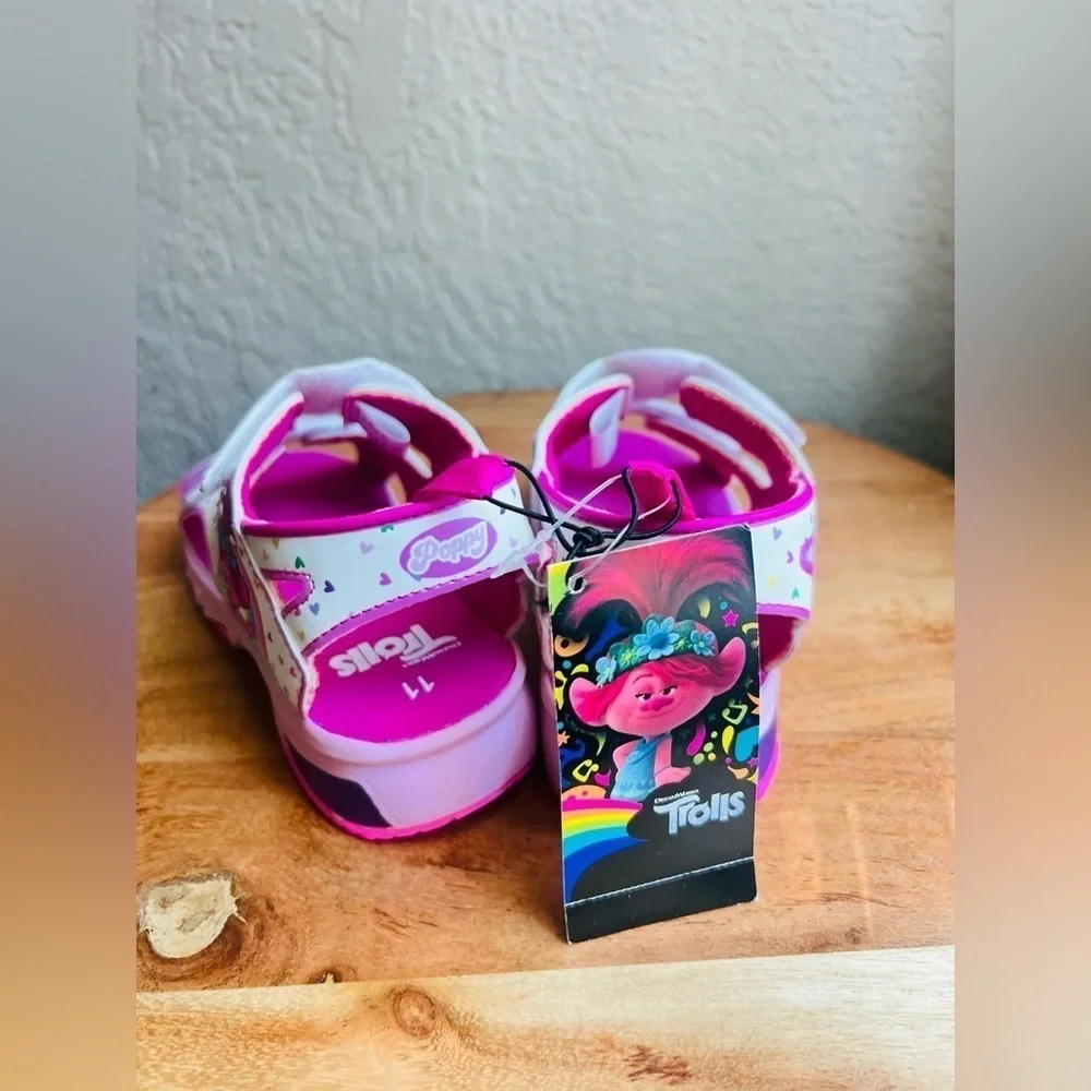 Trolls nwt light